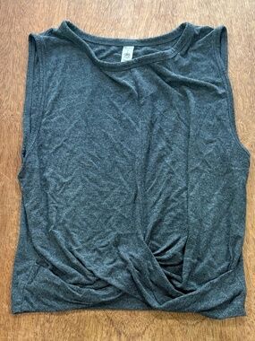 Alo Yoga Women's Cover Twist Front Cropped Tank Top